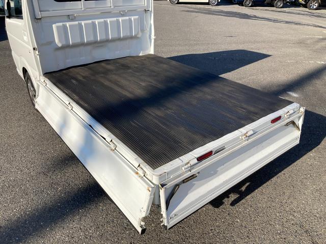 キャリイトラック ＫＸ　ＤＶＤ再生　フルセグＴＶ　ダブルエアバック　キーレスエントリーキー　１オーナー　パートタイム４ＷＤ　運転席エアバック　パワステ　ＥＴＣ　エアコン付　ナビＴＶ　パワーウインドウ　ＡＢＳ　メモリナビ（22枚目）