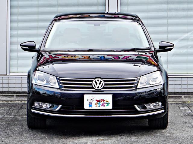 パサート ＴＳＩハイライン　レザーシート　アイドリングストップ　オートエアコン　クルコン　シートヒーター　バックカメラ　パワーシート　禁煙（2枚目）
