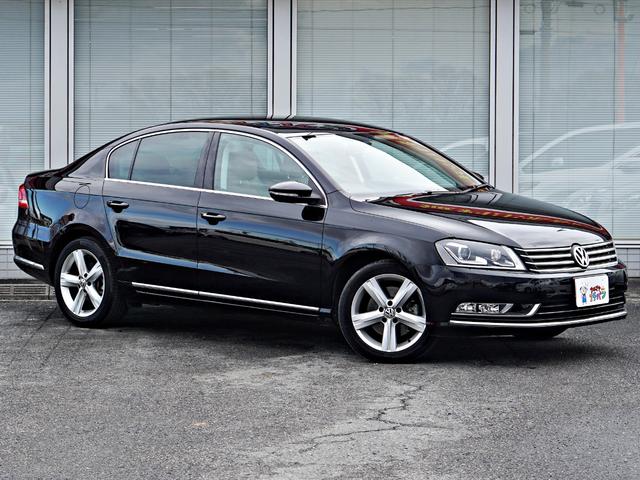 パサート ＴＳＩハイライン　レザーシート　アイドリングストップ　オートエアコン　クルコン　シートヒーター　バックカメラ　パワーシート　禁煙（8枚目）