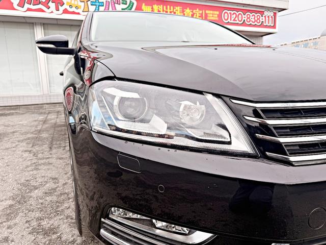 パサート ＴＳＩハイライン　レザーシート　アイドリングストップ　オートエアコン　クルコン　シートヒーター　バックカメラ　パワーシート　禁煙（9枚目）