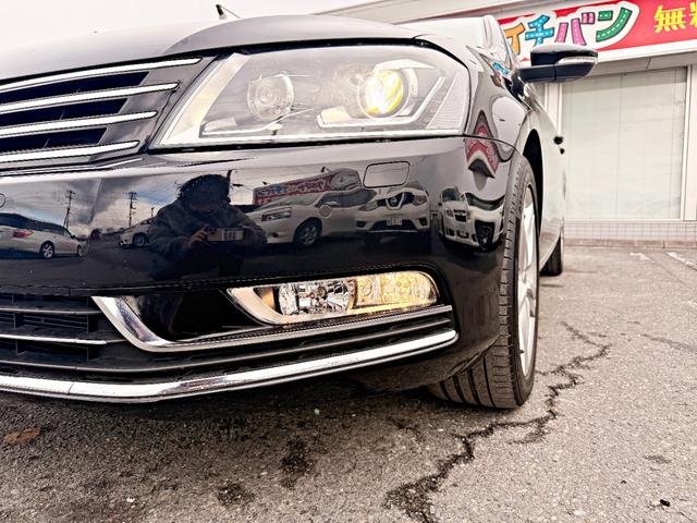 パサート ＴＳＩハイライン　レザーシート　アイドリングストップ　オートエアコン　クルコン　シートヒーター　バックカメラ　パワーシート　禁煙（12枚目）