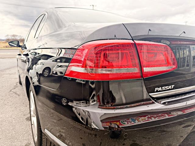 パサート ＴＳＩハイライン　レザーシート　アイドリングストップ　オートエアコン　クルコン　シートヒーター　バックカメラ　パワーシート　禁煙（14枚目）