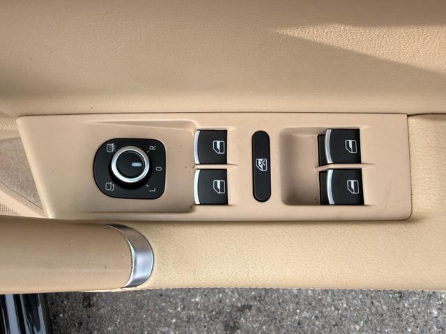 パサート ＴＳＩハイライン　レザーシート　アイドリングストップ　オートエアコン　クルコン　シートヒーター　バックカメラ　パワーシート　禁煙（45枚目）