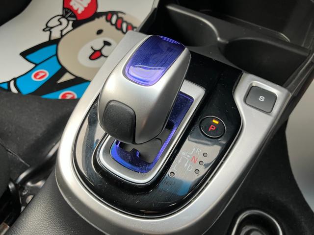 フィットハイブリッド Ｆパッケージ　コンフォートエディション　Ｂカメラ　前席シートヒーター　メモリーナビ　ＶＳＡ　アイドリングストップ　エアバッグ　ＡＢＳ　ＬＥＤヘッドライト　スマートキー　エアコン　４ＷＤ　禁煙車　ワンセグＴＶ　ＥＴＣ車載器（46枚目）