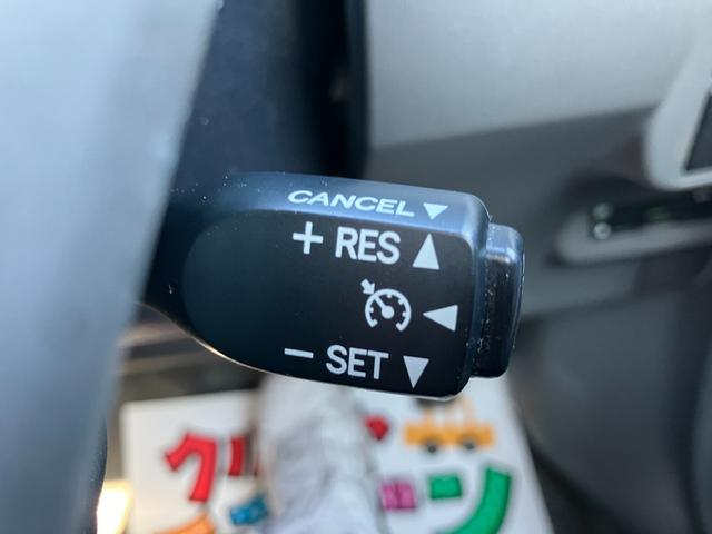 プリウス Ｓ　アイドリングストップ搭載　Ｂモニタ－　禁煙　インテリキー　デュアルエアバック　エアＢ　イモビライザー　ナビＴＶ　ＡＵＴＯエアコン　横スベリ防止　アルミホイール　ＥＴＣ装備　ＡＢＳ　サイドエアバッグ（39枚目）