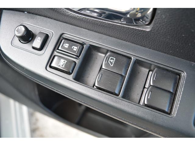 インプレッサスポーツ ２．０ｉアイサイト　４ＷＤ　衝突軽減ブレーキ　ナビＴＶ　ＤＶＤ再生　バックカメラ　クルーズコントロール　プッシュスタート　スマートキー（40枚目）