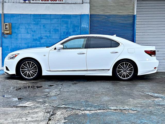 ＬＳ ＬＳ６００ｈ　Ｆスポーツ　４ＷＤ　ナビＴＶ　バックカメラ　ＥＴＣ　クルコン　レーダーブレーキ　サンルーフ　マクレビ　ベンチレーションシート　フルエアロ　パワーシート　革シート　スマートキープッシュスタート　ＬＥＤヘッドライト（13枚目）