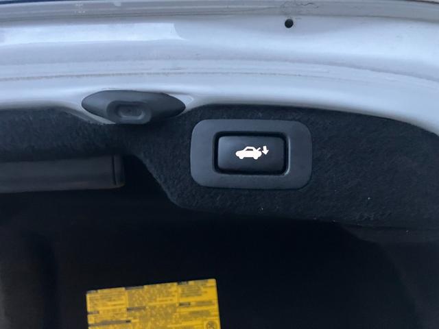 ＬＳ ＬＳ６００ｈ　Ｆスポーツ　４ＷＤ　ナビＴＶ　バックカメラ　ＥＴＣ　クルコン　レーダーブレーキ　サンルーフ　マクレビ　ベンチレーションシート　フルエアロ　パワーシート　革シート　スマートキープッシュスタート　ＬＥＤヘッドライト（49枚目）