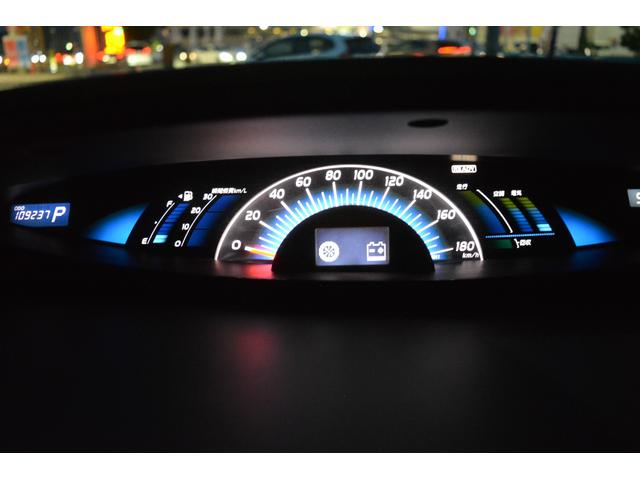 エスティマハイブリッド Ｇ　４ＷＤ　７人乗り　ナビＴＶ　ＤＶＤ再生　フリップダウンモニター　ＥＴＣ　スマートキー　アルミホイール（31枚目）