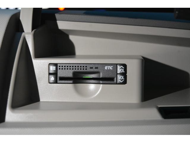 エスティマハイブリッド Ｇ　４ＷＤ　７人乗り　ナビＴＶ　ＤＶＤ再生　フリップダウンモニター　ＥＴＣ　スマートキー　アルミホイール（35枚目）