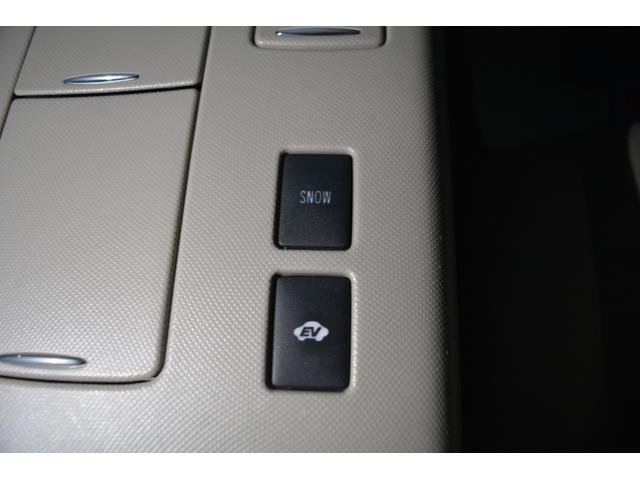 エスティマハイブリッド Ｇ　４ＷＤ　７人乗り　ナビＴＶ　ＤＶＤ再生　フリップダウンモニター　ＥＴＣ　スマートキー　アルミホイール（44枚目）
