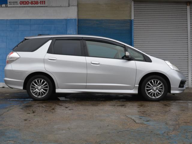 フィットシャトル １５Ｘ　ナビＴＶ　ＤＶＤ再生　バックカメラ　前席シートヒーター　パドルシフト　スマートキー　アルミホイール　５人乗り（10枚目）