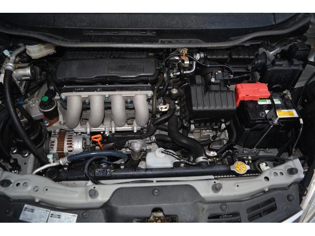 フィットシャトル １５Ｘ　ナビＴＶ　ＤＶＤ再生　バックカメラ　前席シートヒーター　パドルシフト　スマートキー　アルミホイール　５人乗り（12枚目）