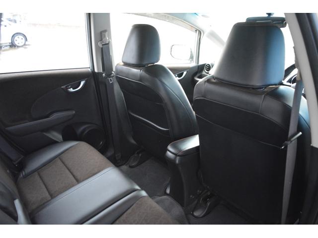 フィットシャトル １５Ｘ　ナビＴＶ　ＤＶＤ再生　バックカメラ　前席シートヒーター　パドルシフト　スマートキー　アルミホイール　５人乗り（32枚目）