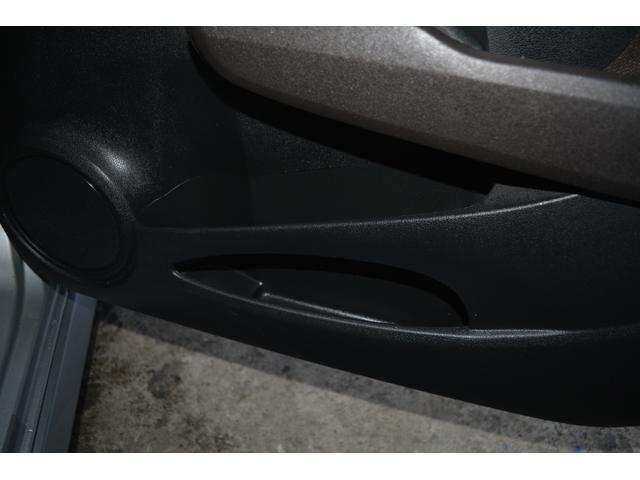 フィットシャトル １５Ｘ　ナビＴＶ　ＤＶＤ再生　バックカメラ　前席シートヒーター　パドルシフト　スマートキー　アルミホイール　５人乗り（40枚目）