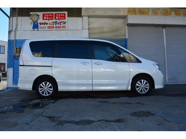 セレナ ハイウェイスター　４ＷＤ　８人乗り　ナビ　両側電動スライドドア　クルーズコントロール　スマートキー　プッシュスタート　アルミホイール（11枚目）