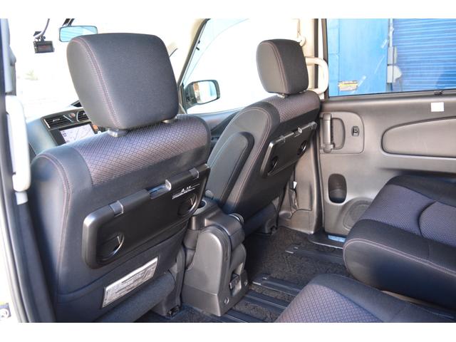 セレナ ハイウェイスター　４ＷＤ　８人乗り　ナビ　両側電動スライドドア　クルーズコントロール　スマートキー　プッシュスタート　アルミホイール（21枚目）