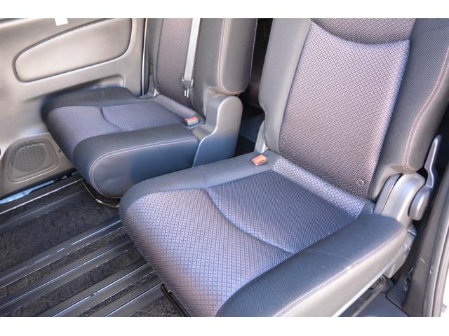 セレナ ハイウェイスター　４ＷＤ　８人乗り　ナビ　両側電動スライドドア　クルーズコントロール　スマートキー　プッシュスタート　アルミホイール（27枚目）