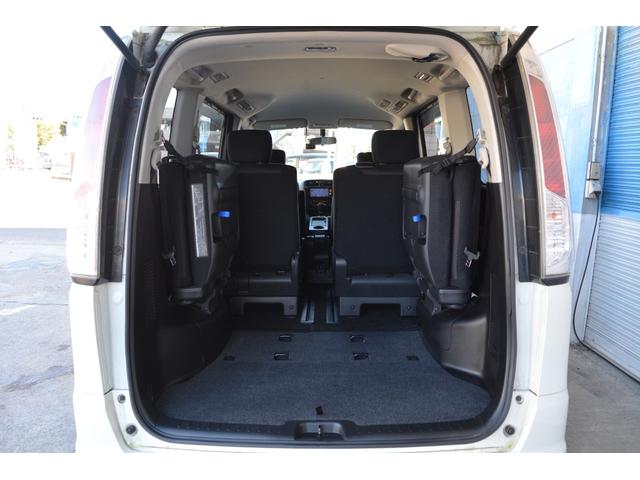 セレナ ハイウェイスター　４ＷＤ　８人乗り　ナビ　両側電動スライドドア　クルーズコントロール　スマートキー　プッシュスタート　アルミホイール（29枚目）