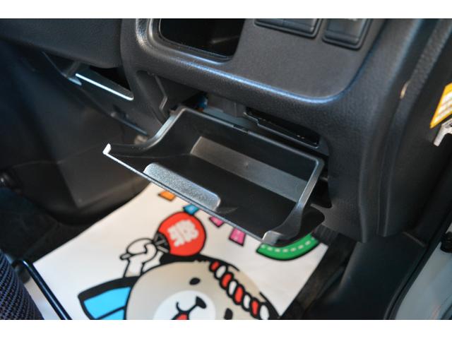 セレナ ハイウェイスター　４ＷＤ　８人乗り　ナビ　両側電動スライドドア　クルーズコントロール　スマートキー　プッシュスタート　アルミホイール（38枚目）