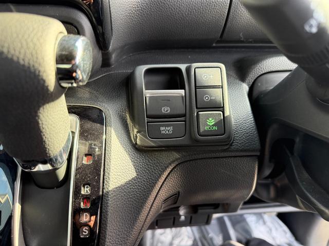 N-BOXカスタム EX 4WD 9インチナビ/フルセグTV/Bluetooth/Bカメラ/クルーズコントロール/両側パワスラ/クリアランスソナー/前後ドラレコ/衝突軽減装置/車線逸脱抑制装置/LEDヘッドライト(39枚目)