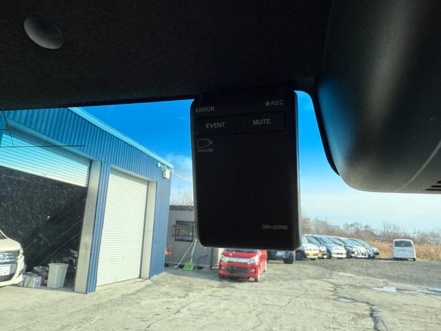 N-BOXカスタム EX 4WD 9インチナビ/フルセグTV/Bluetooth/Bカメラ/クルーズコントロール/両側パワスラ/クリアランスソナー/前後ドラレコ/衝突軽減装置/車線逸脱抑制装置/LEDヘッドライト(52枚目)