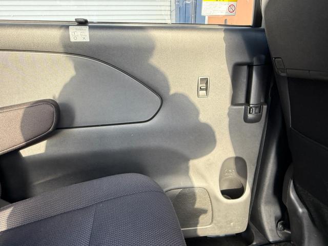 セレナ 2.0X 2列目スライドアップシート 4WD 純正ナビ/フルセグTV/Bカメラ/Bluetooth/純正エンスタ/ETC/前ドラレコ/クルコン/両側パワスラ/横滑り防止/フォグランプ/スマートキー2個(42枚目)