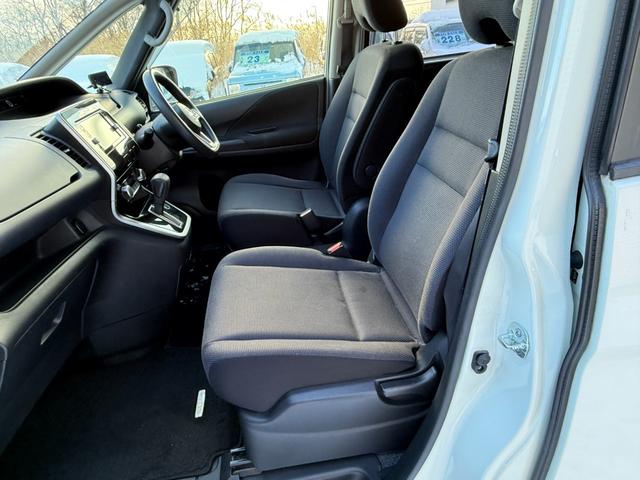 セレナ 2.0X 2列目スライドアップシート 4WD 純正ナビ/フルセグTV/Bカメラ/Bluetooth/純正エンスタ/ETC/前ドラレコ/クルコン/両側パワスラ/横滑り防止/フォグランプ/スマートキー2個(64枚目)