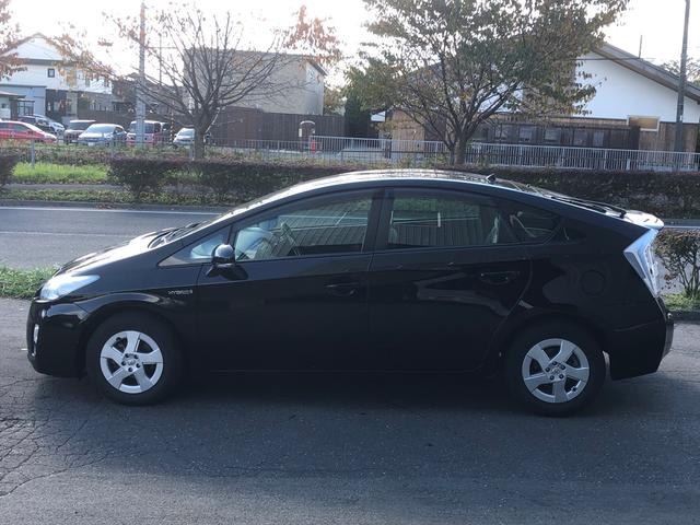 プリウス Ｓ　メモリーナビ　バックカメラ　ＥＴＣ　寒冷地仕様　スマートキー（7枚目）