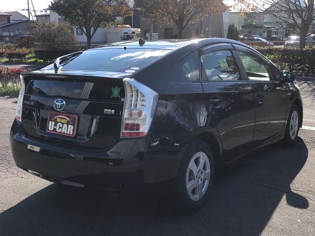 プリウス Ｓ　メモリーナビ　バックカメラ　ＥＴＣ　寒冷地仕様　スマートキー（8枚目）