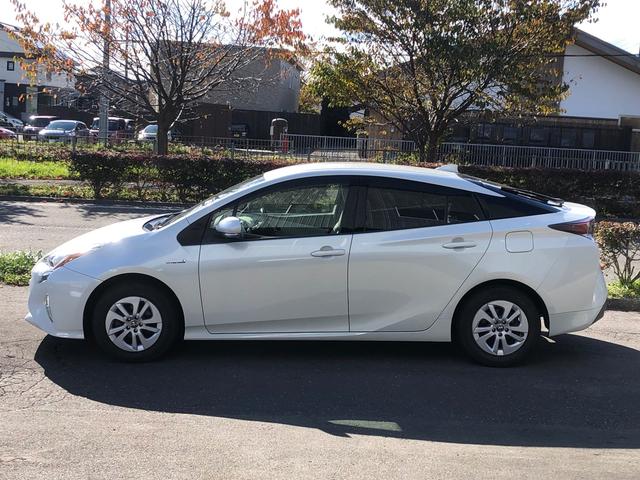 プリウス S メモリーナビ バックカメラ 4WD ドライブレコーダーエンジンスターター 寒冷地仕様(7枚目)