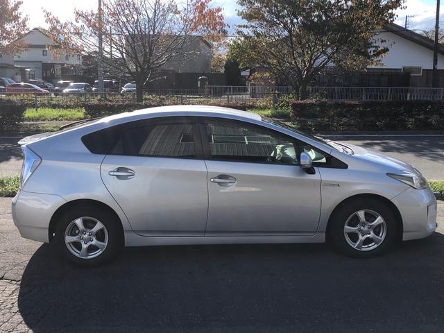 プリウス Ｓ　後期型　車検整備付　メモリーナビ　　スマートキー寒冷地仕様（6枚目）