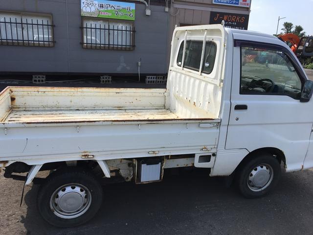 スペシャル 4WD 5速MT(4枚目)