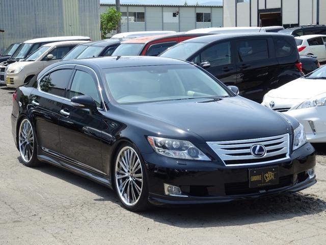 ＬＳ ＬＳ６００ｈ　バージョンＳ　Ｉパッケージ　４ＷＤ　オートクルーズコントロール　アルミホイール　ＬＥＤヘッドランプ　ＣＶＴ　スマートキー　盗難防止システム　衝突安全ボディ　ＡＢＳ　ＥＳＣ　エアコン　パワーステアリング　パワーウィンドウ（4枚目）