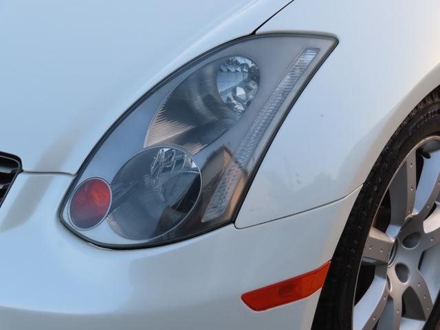 スカイライン ３５０ＧＴ　アルミホイール　ＨＩＤ　ＭＴ　キーレスエントリー　盗難防止システム　パワーシート　ＣＤ　カセット　衝突安全ボディ　ＡＢＳ　ＥＳＣ　エアコン　パワーステアリング　パワーウィンドウ　運転席エアバッグ（10枚目）