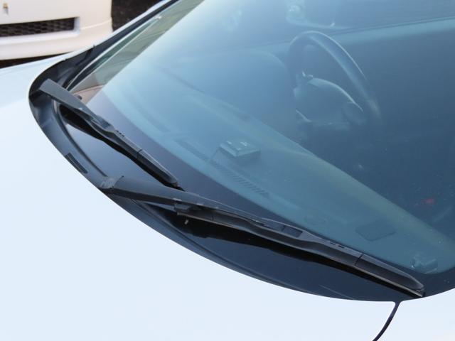 スカイライン ３５０ＧＴ　アルミホイール　ＨＩＤ　ＭＴ　キーレスエントリー　盗難防止システム　パワーシート　ＣＤ　カセット　衝突安全ボディ　ＡＢＳ　ＥＳＣ　エアコン　パワーステアリング　パワーウィンドウ　運転席エアバッグ（12枚目）