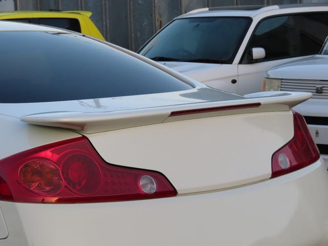 スカイライン ３５０ＧＴ　アルミホイール　ＨＩＤ　ＭＴ　キーレスエントリー　盗難防止システム　パワーシート　ＣＤ　カセット　衝突安全ボディ　ＡＢＳ　ＥＳＣ　エアコン　パワーステアリング　パワーウィンドウ　運転席エアバッグ（18枚目）