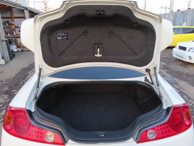 スカイライン ３５０ＧＴ　アルミホイール　ＨＩＤ　ＭＴ　キーレスエントリー　盗難防止システム　パワーシート　ＣＤ　カセット　衝突安全ボディ　ＡＢＳ　ＥＳＣ　エアコン　パワーステアリング　パワーウィンドウ　運転席エアバッグ（22枚目）