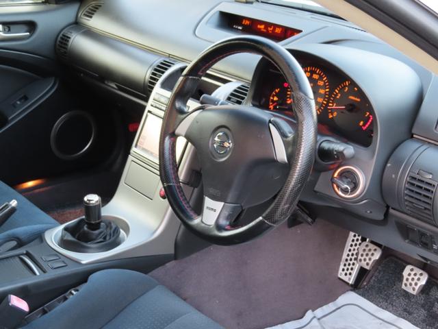スカイライン ３５０ＧＴ　アルミホイール　ＨＩＤ　ＭＴ　キーレスエントリー　盗難防止システム　パワーシート　ＣＤ　カセット　衝突安全ボディ　ＡＢＳ　ＥＳＣ　エアコン　パワーステアリング　パワーウィンドウ　運転席エアバッグ（27枚目）