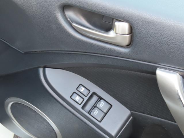 スカイライン ３５０ＧＴ　アルミホイール　ＨＩＤ　ＭＴ　キーレスエントリー　盗難防止システム　パワーシート　ＣＤ　カセット　衝突安全ボディ　ＡＢＳ　ＥＳＣ　エアコン　パワーステアリング　パワーウィンドウ　運転席エアバッグ（31枚目）