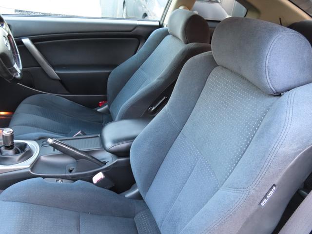 スカイライン ３５０ＧＴ　アルミホイール　ＨＩＤ　ＭＴ　キーレスエントリー　盗難防止システム　パワーシート　ＣＤ　カセット　衝突安全ボディ　ＡＢＳ　ＥＳＣ　エアコン　パワーステアリング　パワーウィンドウ　運転席エアバッグ（33枚目）