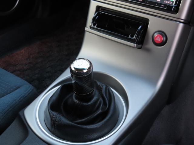 スカイライン ３５０ＧＴ　アルミホイール　ＨＩＤ　ＭＴ　キーレスエントリー　盗難防止システム　パワーシート　ＣＤ　カセット　衝突安全ボディ　ＡＢＳ　ＥＳＣ　エアコン　パワーステアリング　パワーウィンドウ　運転席エアバッグ（46枚目）