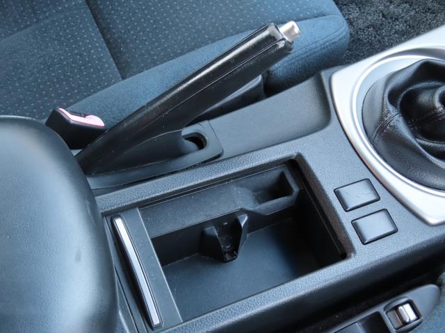 スカイライン ３５０ＧＴ　アルミホイール　ＨＩＤ　ＭＴ　キーレスエントリー　盗難防止システム　パワーシート　ＣＤ　カセット　衝突安全ボディ　ＡＢＳ　ＥＳＣ　エアコン　パワーステアリング　パワーウィンドウ　運転席エアバッグ（51枚目）