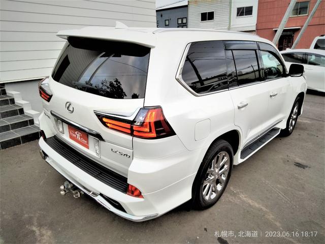 ＬＸ ＬＸ５７０　４ＷＤ　サンルーフ　パノラミックビューモニター　純正リモコンエンジンスターター　純正アルミホイール　スマートキー　ヒッチメンバー（13枚目）