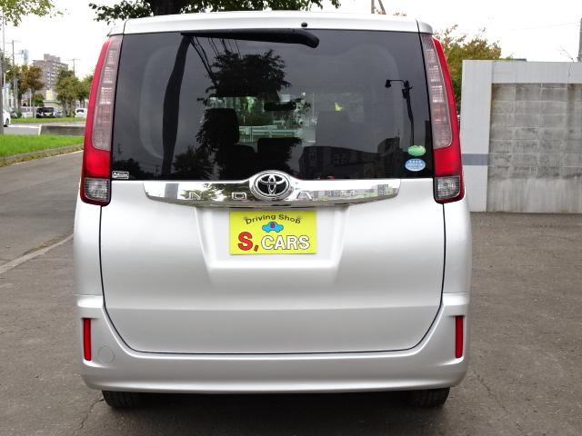 ノア Ｘ　Ｖパッケージ　事故無し　保証１年　４ＷＤ　純正ナビ　ワンセグＴＶ　社外エンジンスターター　キーレス　ＥＴＣ　ステアリングスイッチ　ワイパーデアイサー（11枚目）