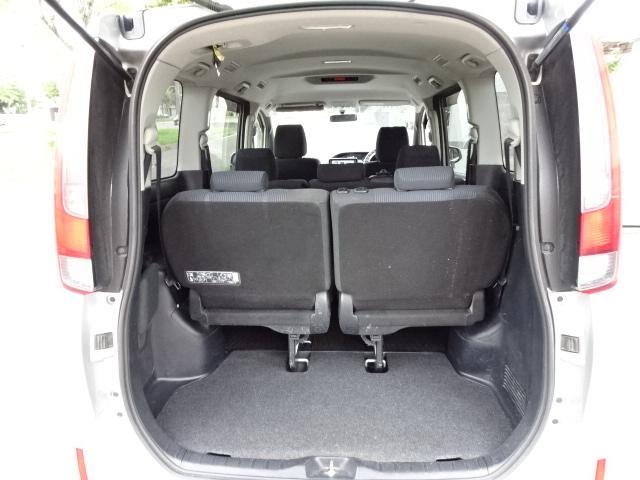 ノア Ｘ　Ｖパッケージ　事故無し　保証１年　４ＷＤ　純正ナビ　ワンセグＴＶ　社外エンジンスターター　キーレス　ＥＴＣ　ステアリングスイッチ　ワイパーデアイサー（43枚目）