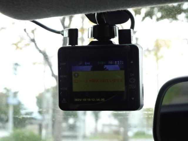 ノート Ｘ　ＦＯＵＲ　事故無し　保証１年　４ＷＤ　純正ナビ　地デジ　プッシュスタート　インテリジェントキー　１４インチアルミホイール／２０２４年製夏タイヤ　中古冬タイヤ／アルミホイール付属　ドライブレコーダー（6枚目）