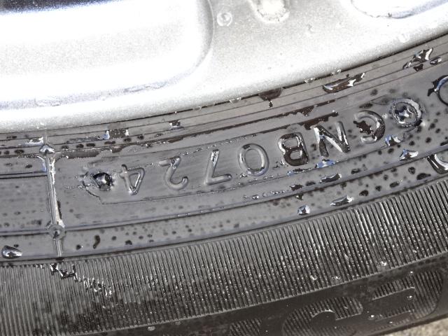 ノート Ｘ　ＦＯＵＲ　事故無し　保証１年　４ＷＤ　純正ナビ　地デジ　プッシュスタート　インテリジェントキー　１４インチアルミホイール／２０２４年製夏タイヤ　中古冬タイヤ／アルミホイール付属　ドライブレコーダー（21枚目）