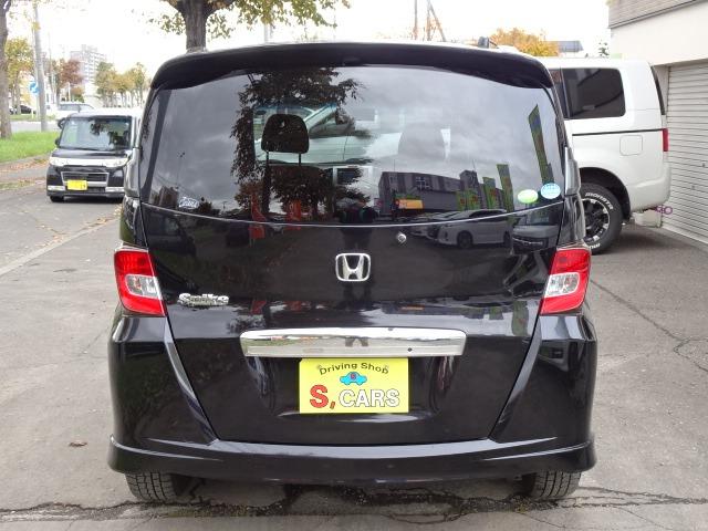 HONDA FREED SPIKE G AERO