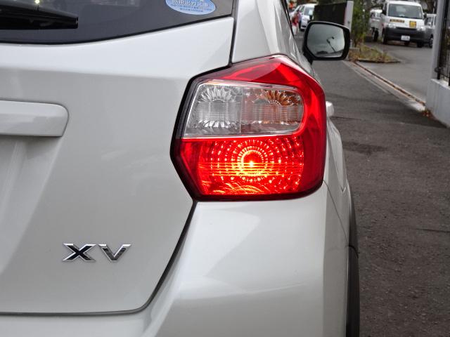 ＸＶ ２．０ｉ－Ｌ　アイサイト　事故無し　保証１年　４ＷＤ　アイサイト　ナビ　地デジ　バックカメラ　プッシュスタート　スマートキー　純正ＨＩＤ　ＥＴＣ　アイドリングストップ　リヤフォグ　前席パワーシート　１７インチアルミホイール（21枚目）